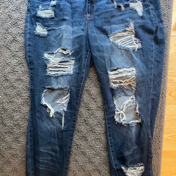 Ripped Jeans - Picture 4 of 4